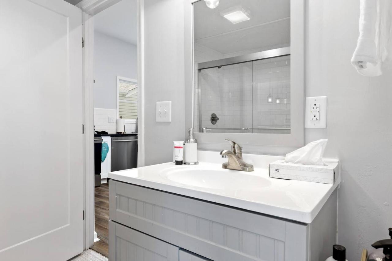 Recently Renovated Chic Durham Farmhouse Eksteriør billede