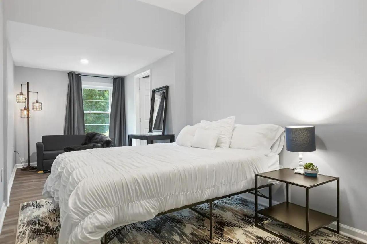 Recently Renovated Chic Durham Farmhouse Eksteriør billede
